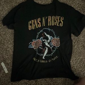 black guns and roses t-shirt